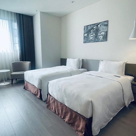 Golden Tulip Glory Fine Hotel Tainan Eksteriør billede
